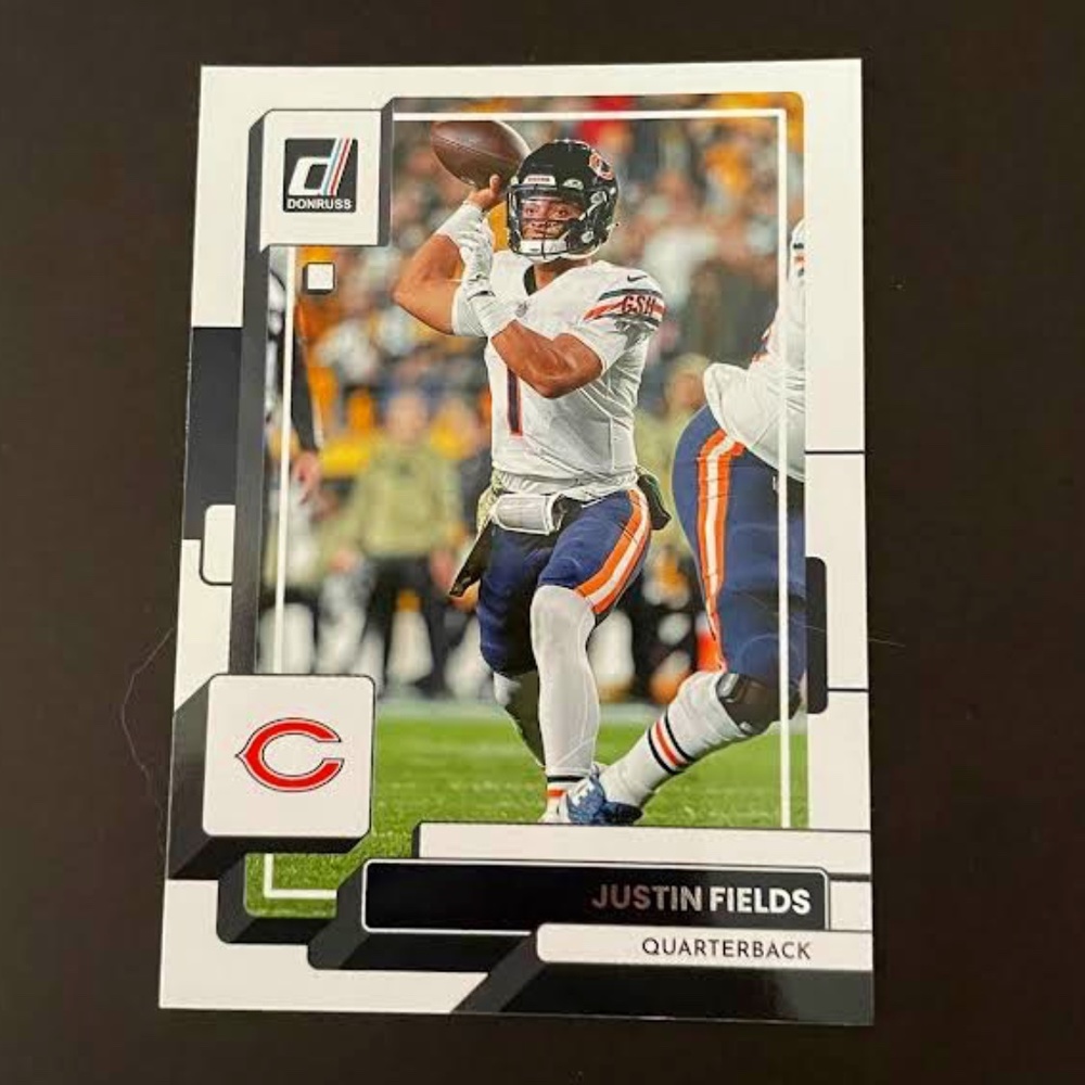 Justin Fields: Chicago Bears, Quarterback 2022 Panini Donruss Football #79